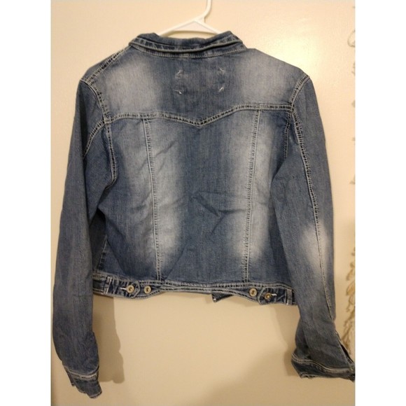 MAURICES. Button Down. Distressed. Blue Denim. Jean Jacket. Women's. Size XL. - Picture 4 of 4